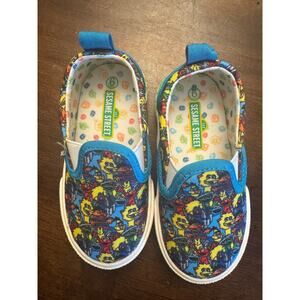 Sesame street slip on shoes ground up ittle kids size 6 NWOB